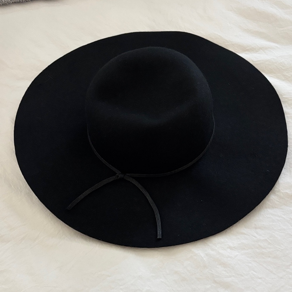 🆕 Old Navy Classic Black Wide-Brim Hat